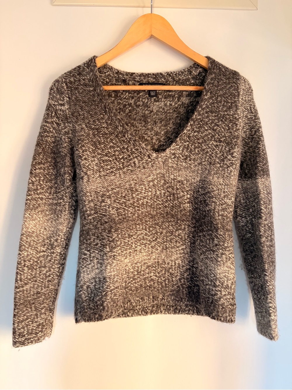 Banana Republic Alpaca-Wool V-neck Sweater - XS